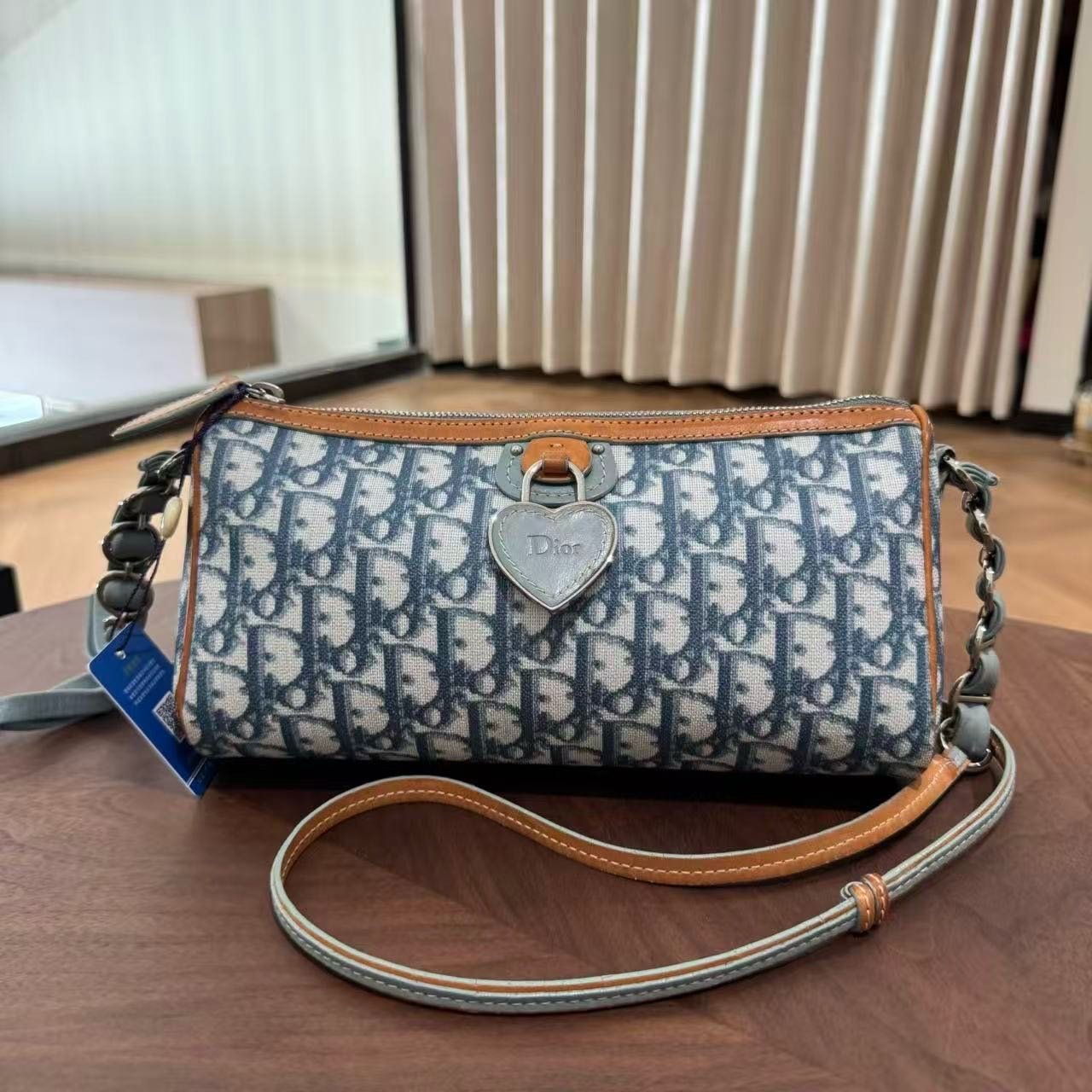 14b852cc5488159337e23956b03c8fb4 99% New Dior Medium Oblique Heart‑Lock Crossbody Bag - Image 1