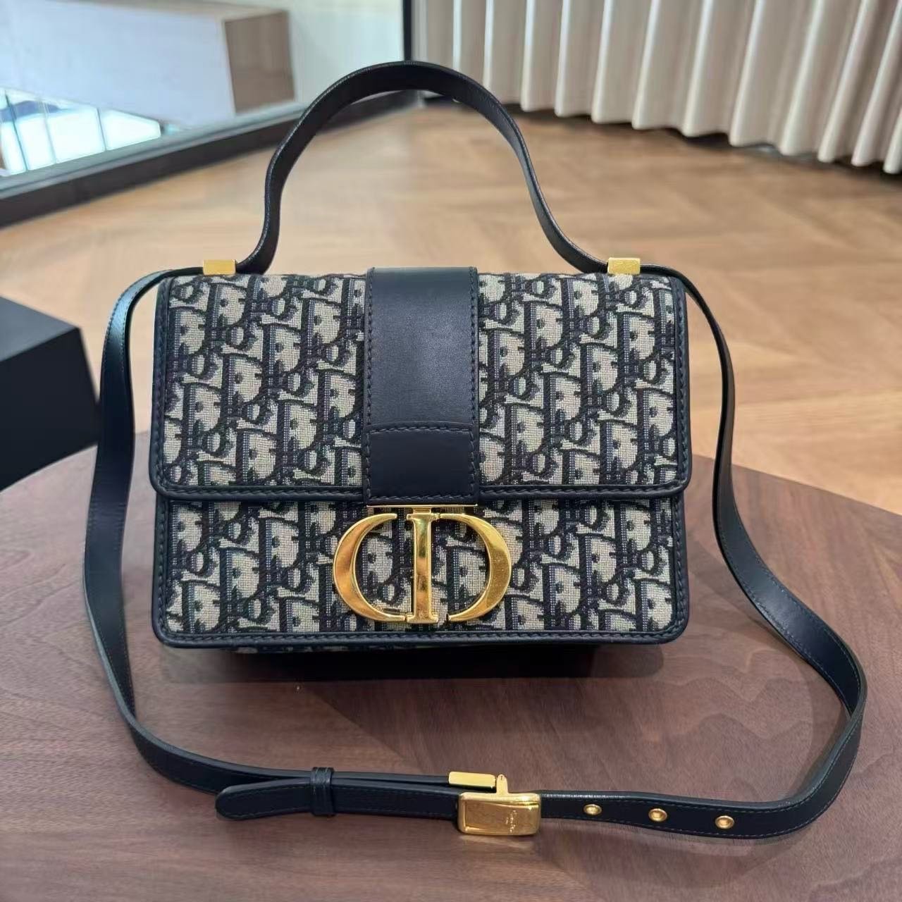 379957d6321992f5d191200064693bf7 Dior Medium Blue Oblique Montaigne Bag - Image 1